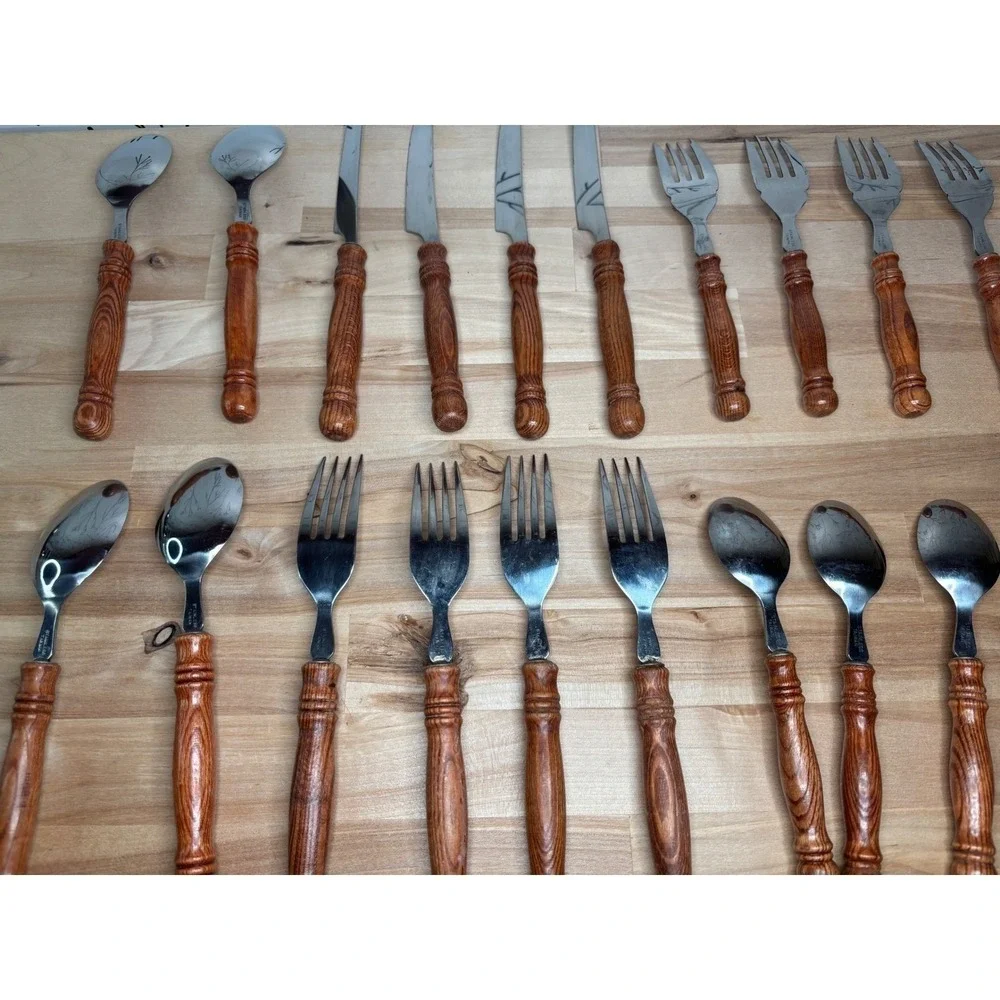 Vintage 20pc Stainless Taiwan Flatware Set Faux Wood Grain Handles Brown Rustic